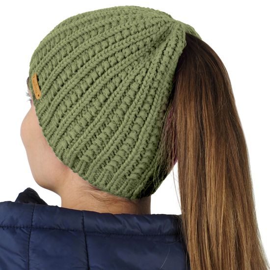 DÁMSKA ČIAPKA S OTVOROM NA COP - PLETENÉ ČIAPKY - ŠILTOVKY A ČIAPKY