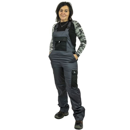 MODELKA MERIA 160 CM A MÁ NA SEBE VEĽKOSŤ 40 - MONTÉRKY S TRAKMI - PRACOVNÉ ODEVY