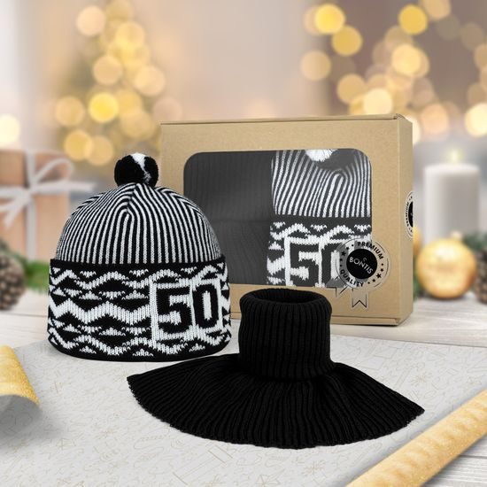 SET CADOU: ZMIJOVKA BONTIS ANIVERSARĂ CU GULER TRICOTAT - FESURI CU POMPON - ACCESORII