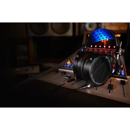 Audeze LCD-X, kůže