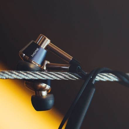 1MORE Triple Driver In-Ear Gold