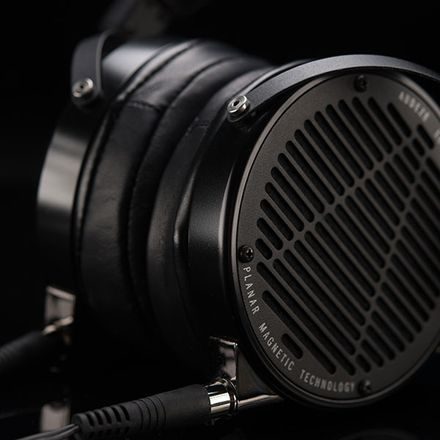 Audeze LCD-X, kůže