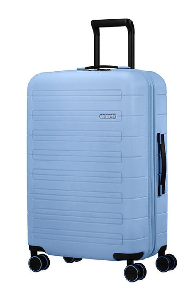 Levně American Tourister Skořepinový cestovní kufr Novastream M EXP 64/73 l - světle modrá