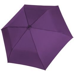 Skladací odľahčený dáždnik od značky Doppler s odolnou karbónovou konštrukciou.