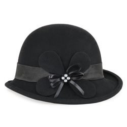 Buďte nepřehlédnutelná s elegantním dámským kloboukem z vlny od značky Karpet.