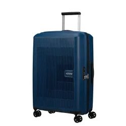 Osvěžující moderní design, rozšiřitelnost a lehkost - skořepinový kufr Aerostep od značky American Tourister je na 100% připraven zajistit, aby byl váš příští výlet nezapomenutelný.