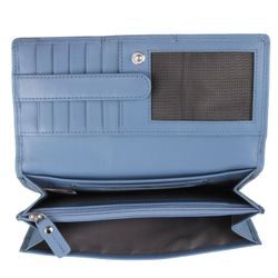 Uvnitř naleznete celkem 12 přihrádek na karty, zipovou kapsu na mince, 2 oddíly na bankovky a 3 další přihrádky.