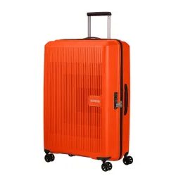 Osvěžující moderní design, rozšiřitelnost a lehkost - skořepinový kufr Aerostep od značky American Tourister je na 100% připraven zajistit, aby byl váš příští výlet nezapomenutelný.