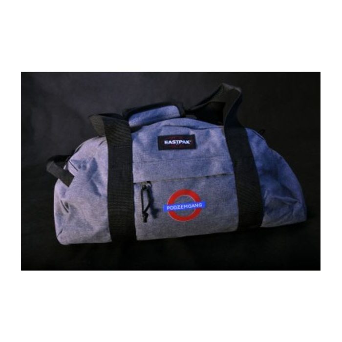 EASTPAK, ŠPORTOVÁ TAŠKA STAND SUNDAY GREY PODZEMGANG EP735363 - CESTOVNÉ TAŠKY - CESTOVNÉ  KUFRE A TAŠKY