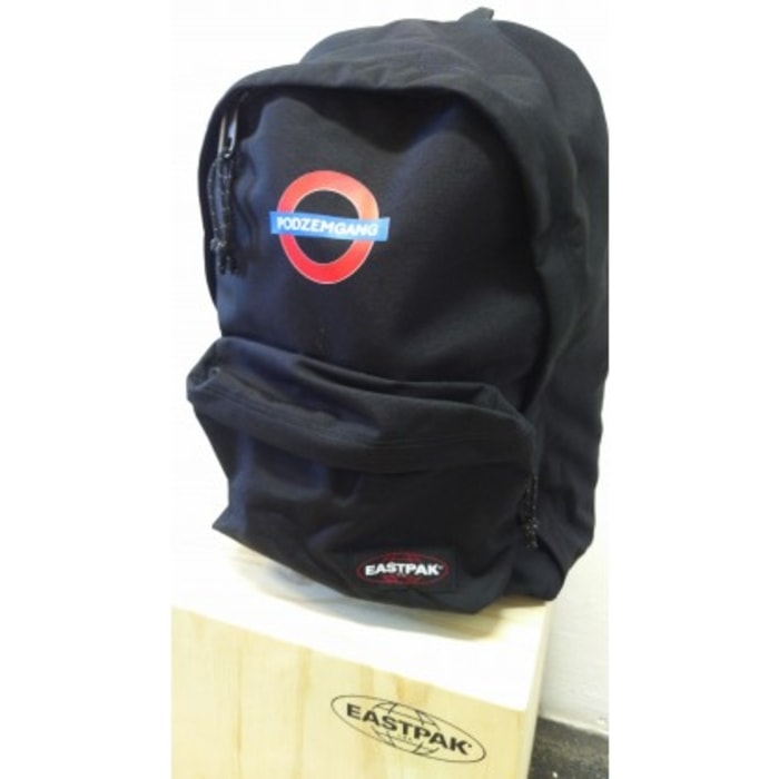 EASTPAK, BATOH OUT OF OFFICE BLACK PODZEMGANG EP767008 27 L - MĚSTSKÉ BATOHY - BATOHY