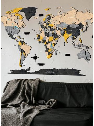 Dřevěná mapa světa žlutá