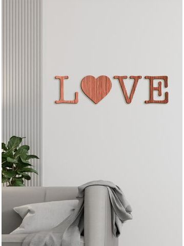 Drevený nápis "LOVE"