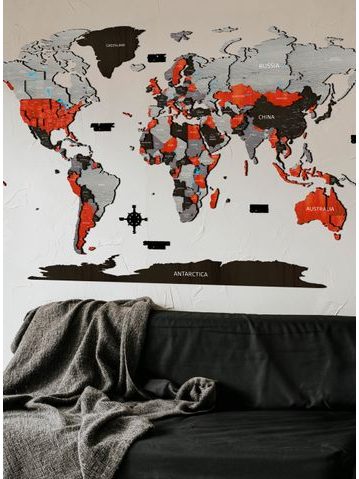 Dřevěná mapa světa červená