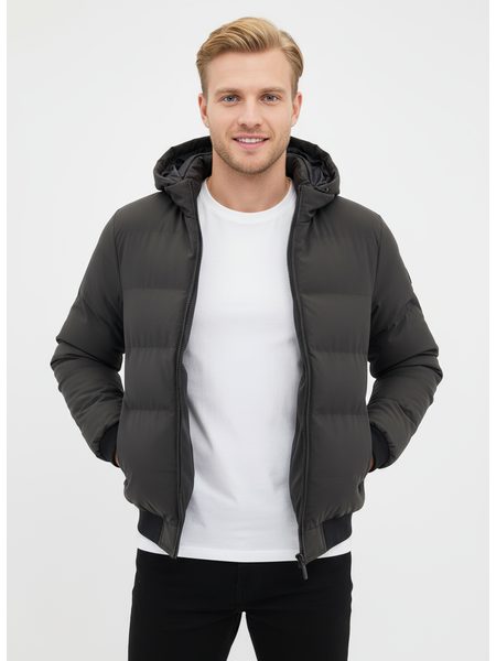 Pánska zimná bunda s kapucňou tmavozelená