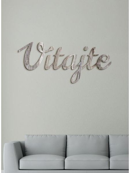 Drevený nápis "Vitajte"