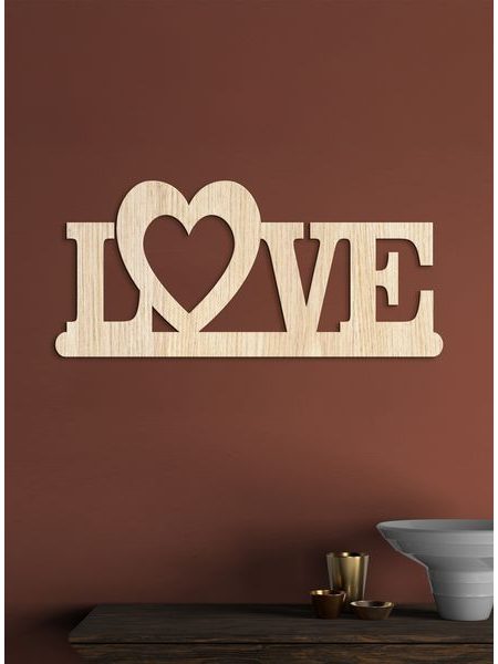 Drevený nápis "LOVE"