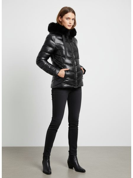 Dámská prošívaná bunda s kožešinou černá