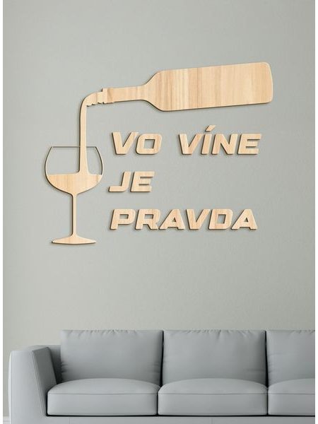 Nápis na stenu s citátom "Vo víne je pravda"