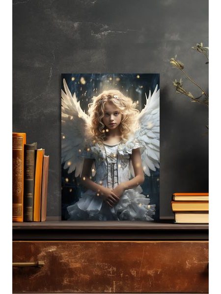 Blonďavé dievča s anjelskými krídlami