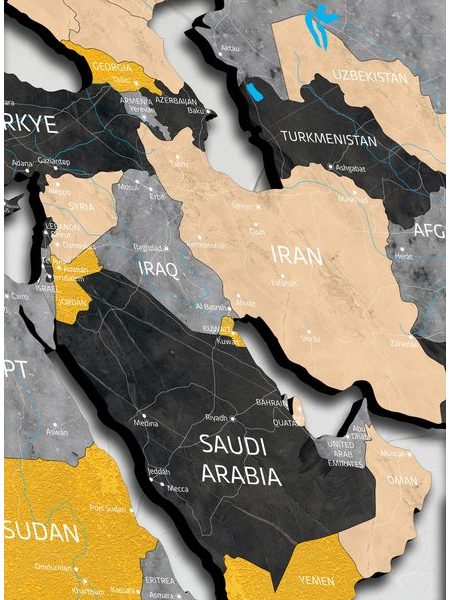 Dřevěná mapa světa žlutá