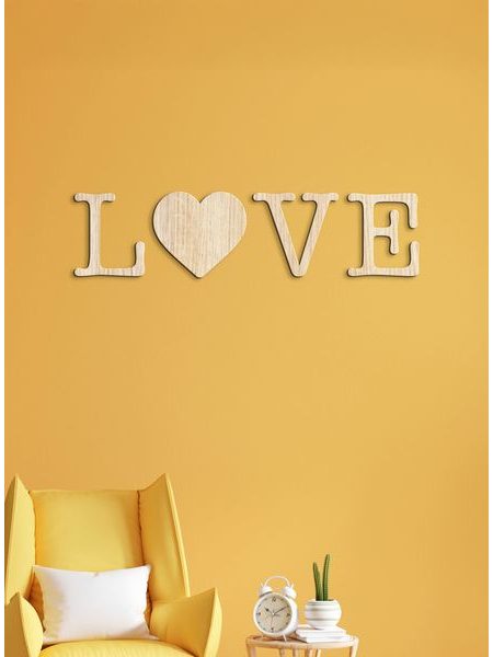 Drevený nápis "LOVE"
