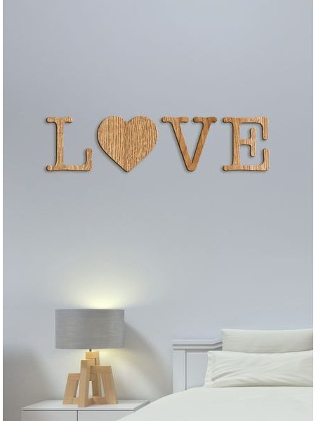 Drevený nápis "LOVE"