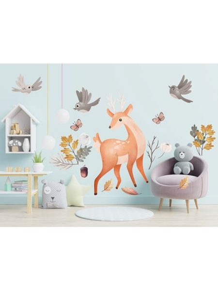 Srnka v lesnej čistinke