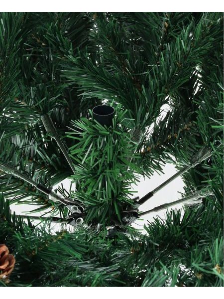 Vianočný stromček Kaukazská borovica s bobuľami a šiškami