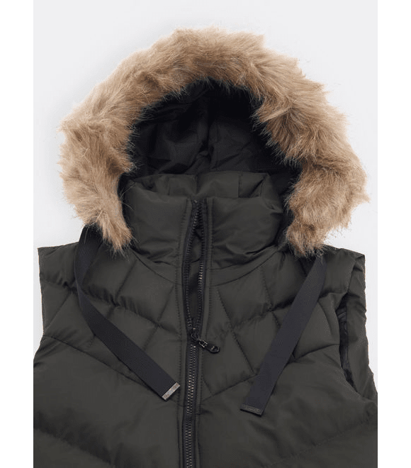 Dámská zimní vesta s kapucí a kožešinou tmavě zelená