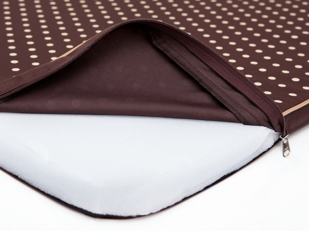 Podložka pre psa Reedog Thin Point - L.
 
Podložky pre psa Reedog sú pohodlným, mäkkým pelechom pre vašeho psíka.
Výhodou podložky je povrch, ktorý môžete jednoducho dať dole a vyprať v práčke. 

Podložky pre psov REEDOG sú vyrobené z kvalitného materiálu cordura. 

 
Podložka Reedog je pre malé, stredné aj veľké plemená psov.
 
 Výhody

kvalitný a odolný materiál cordura
vhodné pre každého psíka
nápaditý design
pratelné

 Nevýhody

žiadne

 Obsah balení

Podložka pre psa Reedog
Technické špecifikácie sa môžu zmeniť bez predchádzajúceho upozornenia.