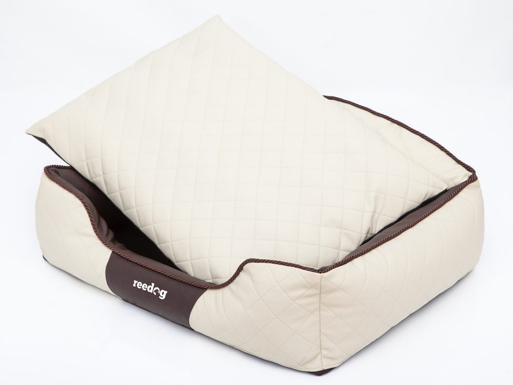 Hundenestchen Reedog Beige Sofa - XXL.
Material - EKO Leder, Matratze - Gewebe aus Polypropylen, Füllung - scaumgummisplitt
Die Hundenestchen REEDOG Sofa sind hochwertige und luxuriöse Hundenestchen für Hunde und Ihre Herrchen.

Zur Auswahl gibt es verschiedene Ausführungen und Grössen.

 
Vorteile

hochwertiges und festes Material
für jeden Hund geeignet
hohe Kante
Luxusdesign
waschbar

Nachteile

keine

Inhalt der Packung

Hundenestchen Reedog

 