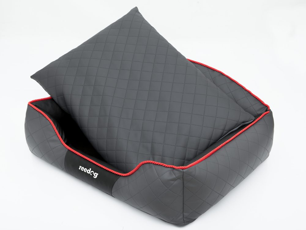 Hundebett Reedog Grey Sofa - XL.
Material - EKO Leder, Matratze - Polypropylen.
Hundebetten REEDOG Sofa sind hochwertige und luxuriöse Hundebetten, aber auch für anspruchsvolle Besitzer.

Sie können zwischen verschiedenen Designs und Größen wählen.

 