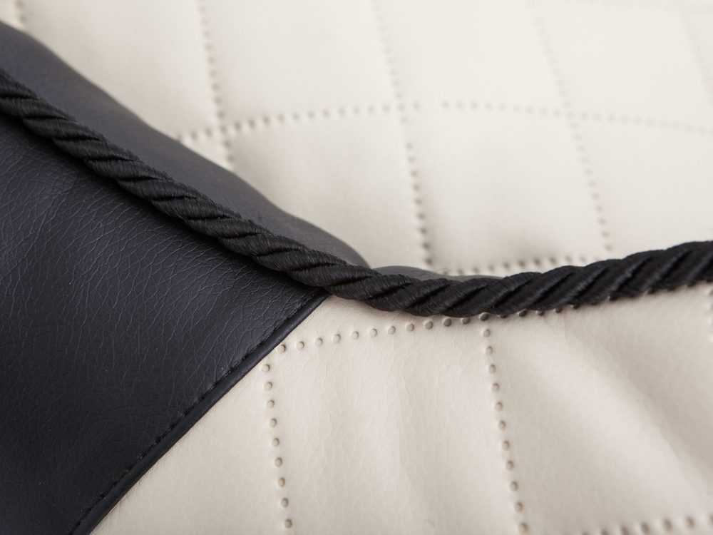 Hundebett Reedog Light Sofa.
Material - EKO Leder, Matratze - Polypropylen.
Hundebetten REEDOG Sofa sind hochwertige und luxuriöse Hundebetten, aber auch für anspruchsvolle Besitzer.

Sie können zwischen verschiedenen Designs und Größen wählen.

 