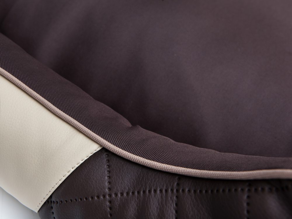 Pelech pre psa Reedog Brown Perfection.

Veľkosť môžete vyberať pomocou následujúcej tabuľky. Pelech pre psov Reedog Luxus je aj pre tie najvačšie plemená, máte na výber až 5 velikostí! (*Naše pelechy pre psov Reedog jsou ručně šité, a tak se může stát, že velikost se bude mírně lišit, maximálně však o 2 - 4cm.)

 Technické špecifikácie sa môžu zmeniť bez predchádzajúceho upozornenia.