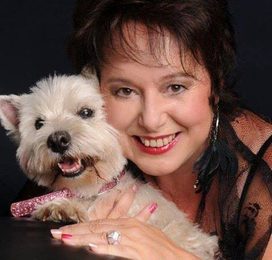 Emilka našla nové lože v pelíšku od Reedogu