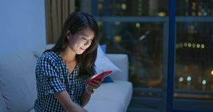 Je modré světlo opravdu tak nebezpečné?