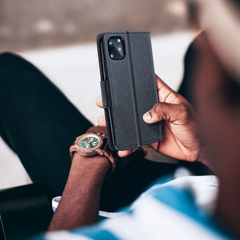 Pouzdro / obal na Motorola Moto G100 / Edge S černý - knížkový Fancy Case