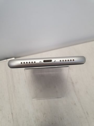 Apple iPhone 11 64GB bílý - použitý (A)