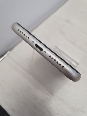 Apple iPhone 11 64GB bílý - použitý (A)