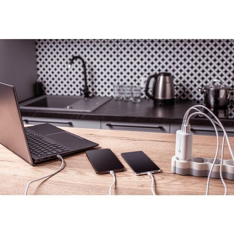 GaN 65W hálózati töltő 2x USB Type C és 1x USB A - 3A PD/QC - Forcell