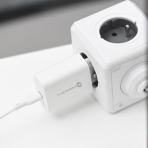 Cestovná nabíjačka Forcell so vstupom USB C a káblom typu C - 3A 25 W s funkciou PD a QC 4.0