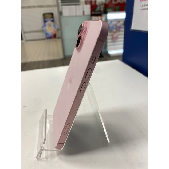 Apple iPhone 15 128GB růžový - použitý (A-)