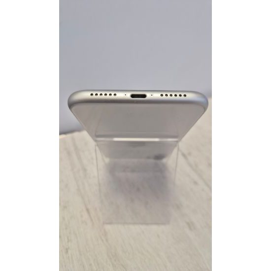 Apple iPhone 11 128GB bílý - použitý (A-)