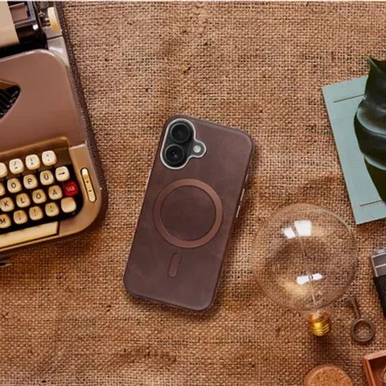 Obal / kryt na Apple iPhone 17 hnědý - Gentleman Mag Cover