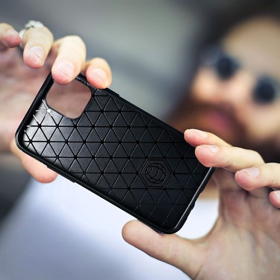 Obal / kryt pre Samsung Galaxy A21s čierny - Forcell Carbon
