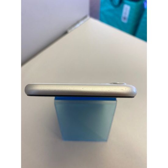 Apple iPhone 11 128GB bílý - použitý (B)