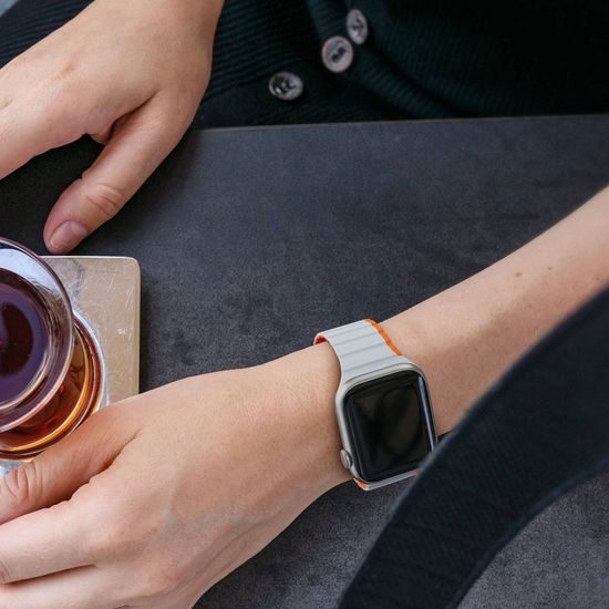 Řemínek na Apple Watch 38/40/41mm šedooranžový - DUX DUCIS LD