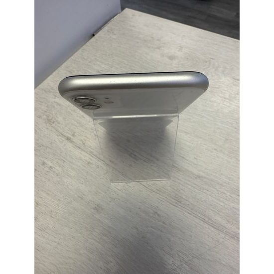 Apple iPhone 11 64GB bílý - použitý (A-)