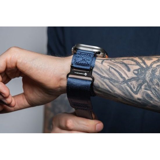 Nylonový řemínek na APPLE Watch 42 / 44 / 45 / 49 mm modrý - FORCELL