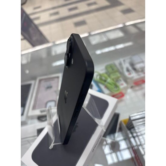 Apple iPhone 16 128GB černá - zánovní